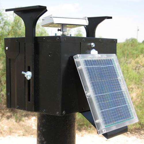 12 Volt Black Box Feeder Control Unit with Attached Solar & THE-TIMER & Battery