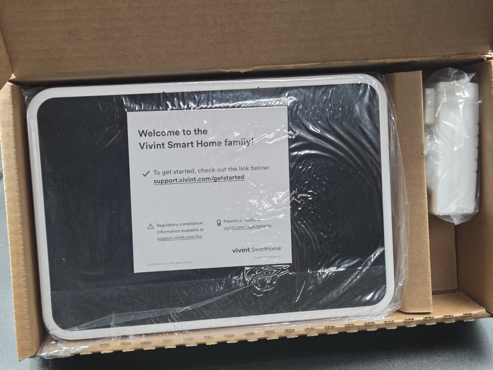 Vivint Smart Home Sky Control Panel Smart Hub VS-SH2000-C00 - New