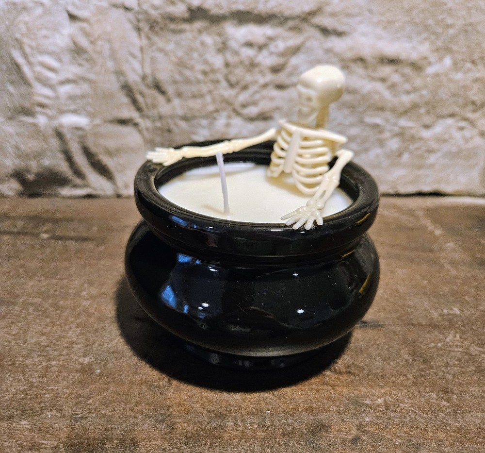 *NIB* Halloween Skeleton Gothic Candle!