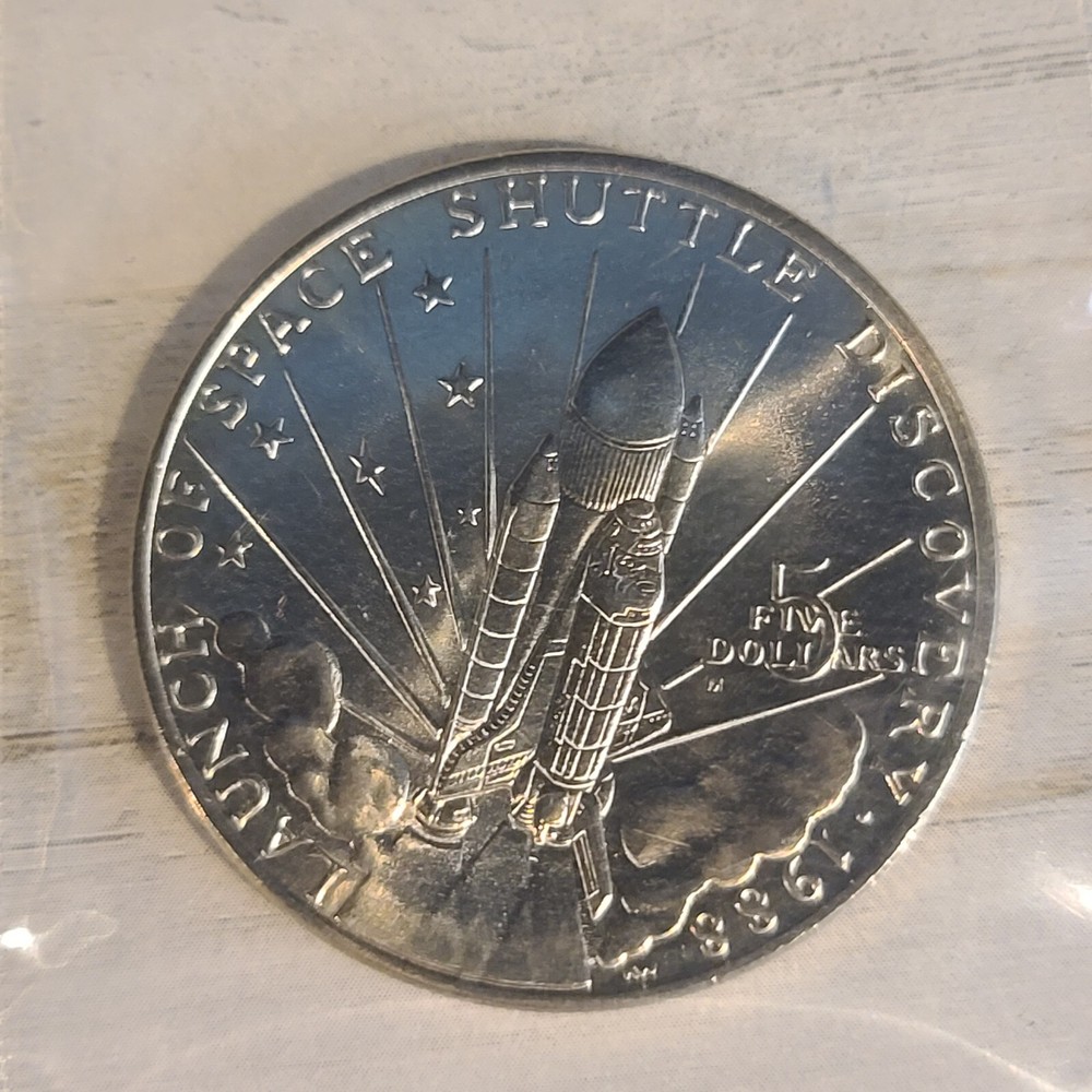 1988 Marshall Islands $5 Coin Space Shuttle