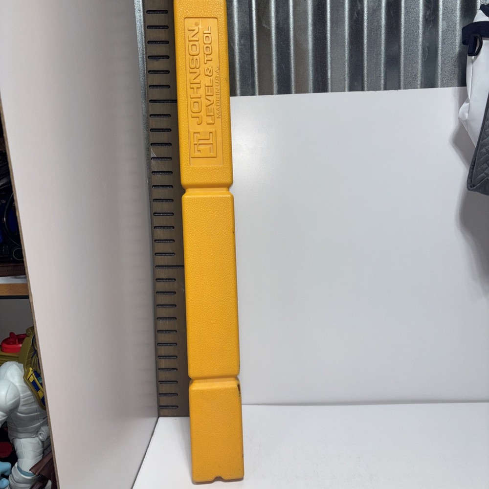 Johnson Level & Tool 48” Contractor Level With Hard She’ll Case