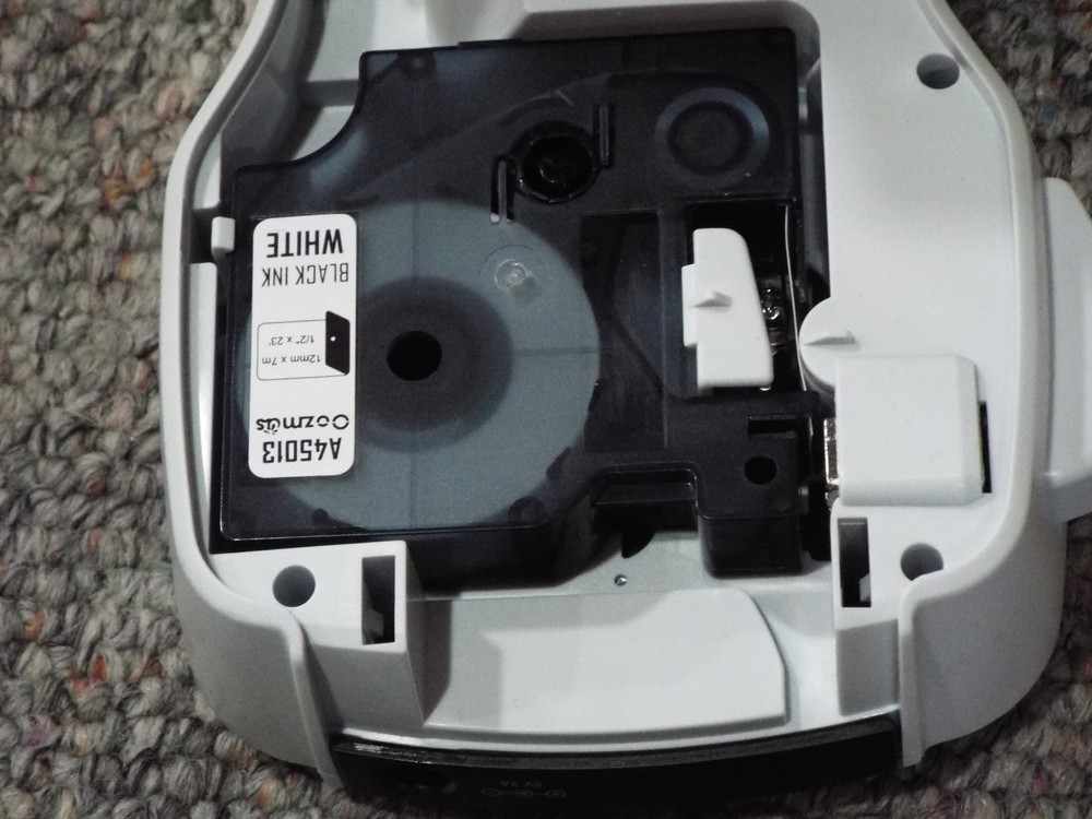 Dymo LabelManager 160 - Handheld Portable Label Maker