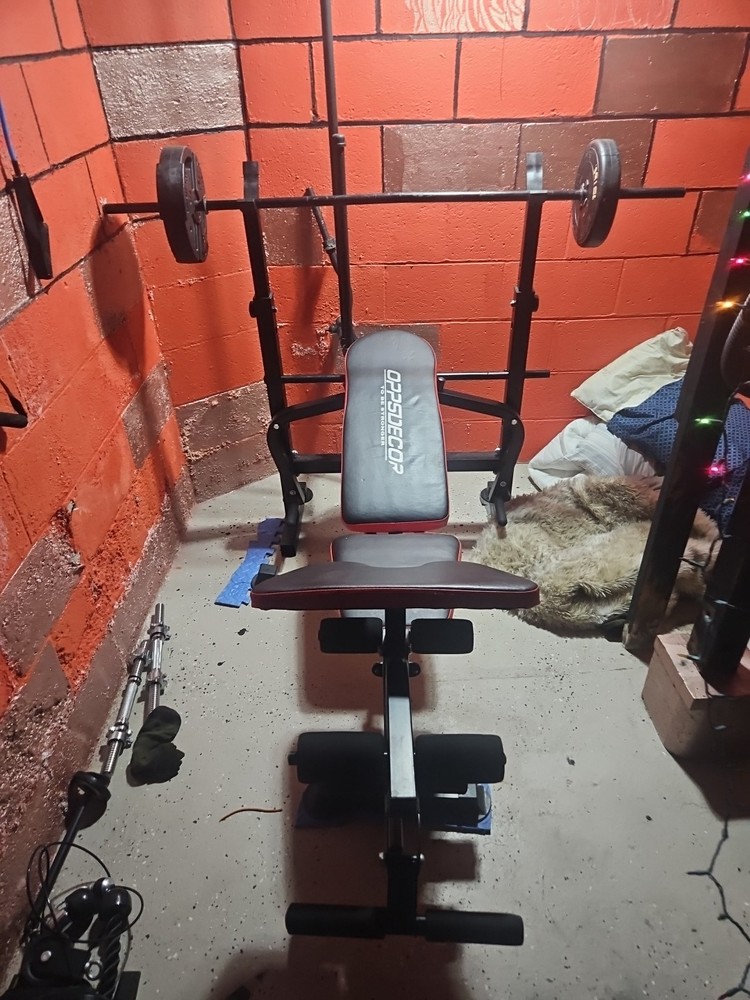 weight lifting bench