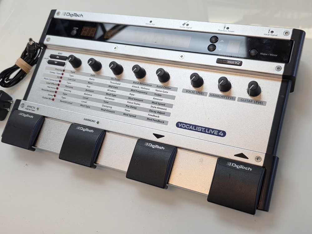 Digitech Vocalist Live 4 Vocal Effects Processor W/ Power supply