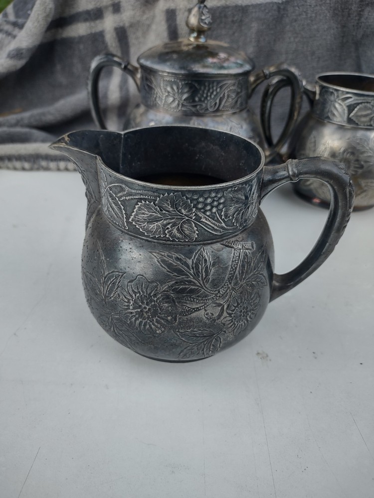 antique 3 pc Pair Point mfg silver plate tea set #324