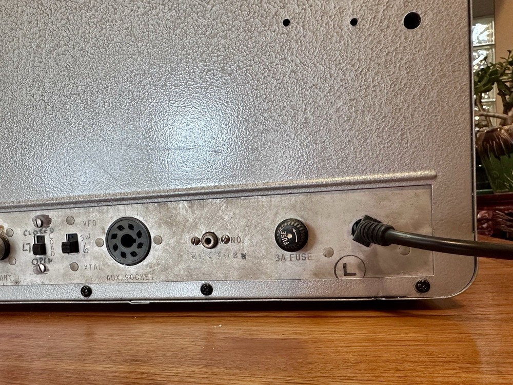 Globe Scout 680-A Transmitter WRL Electronics - Untested Estate Tube Lights Up