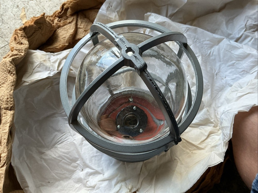 HAZLUX LIGHT FIXTURE