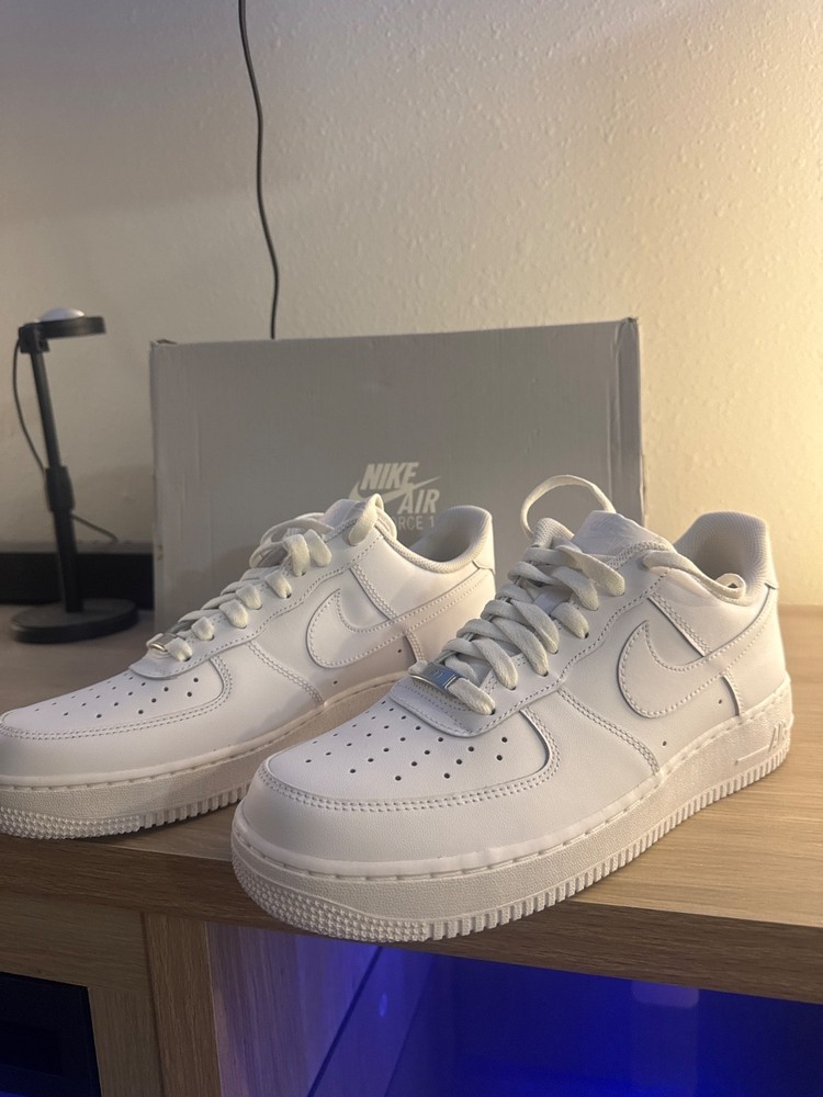 Size 10.5 - Nike Air Force 1 White