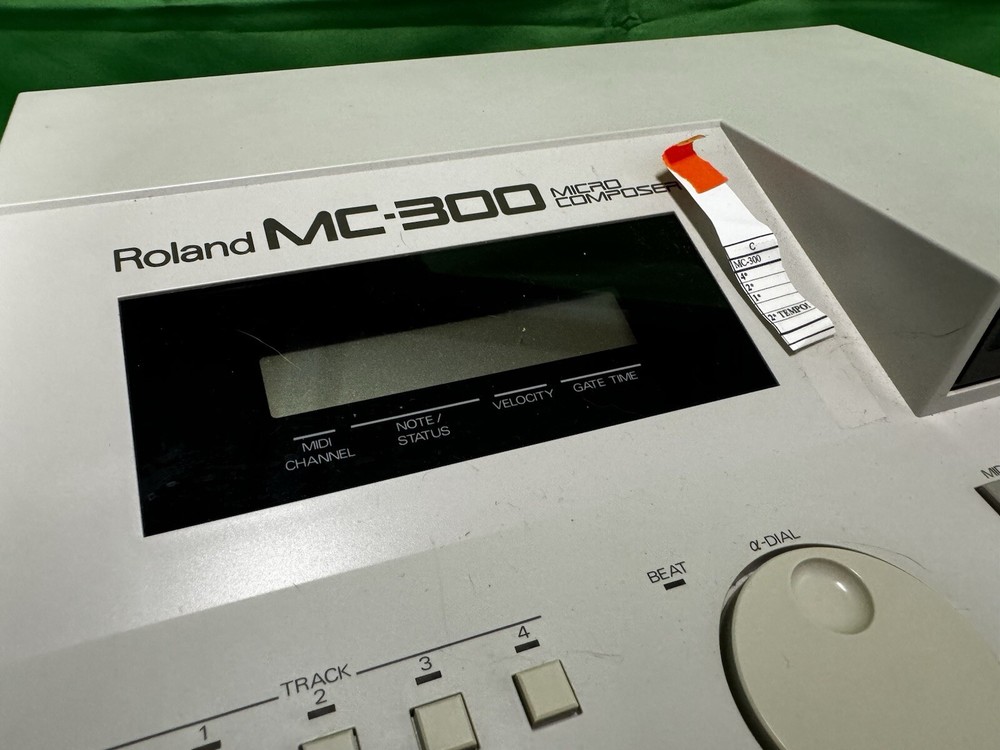 Roland MC-300 MICRO COMPOSER Midi Sequencer with Manual & Roland System ￼Disc