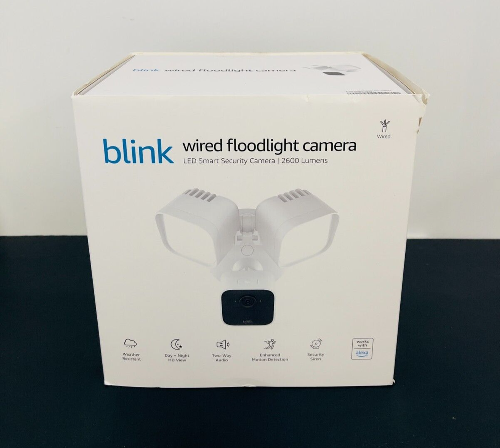 Blink Wired Floodlight Camera Smart security camera 2600 lumens HD live view NEW