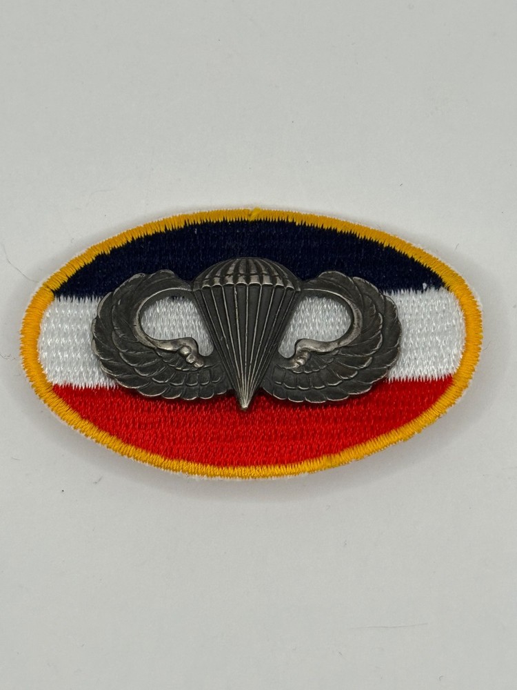 Special Forces Oval Patch w/ Parachutist Badge