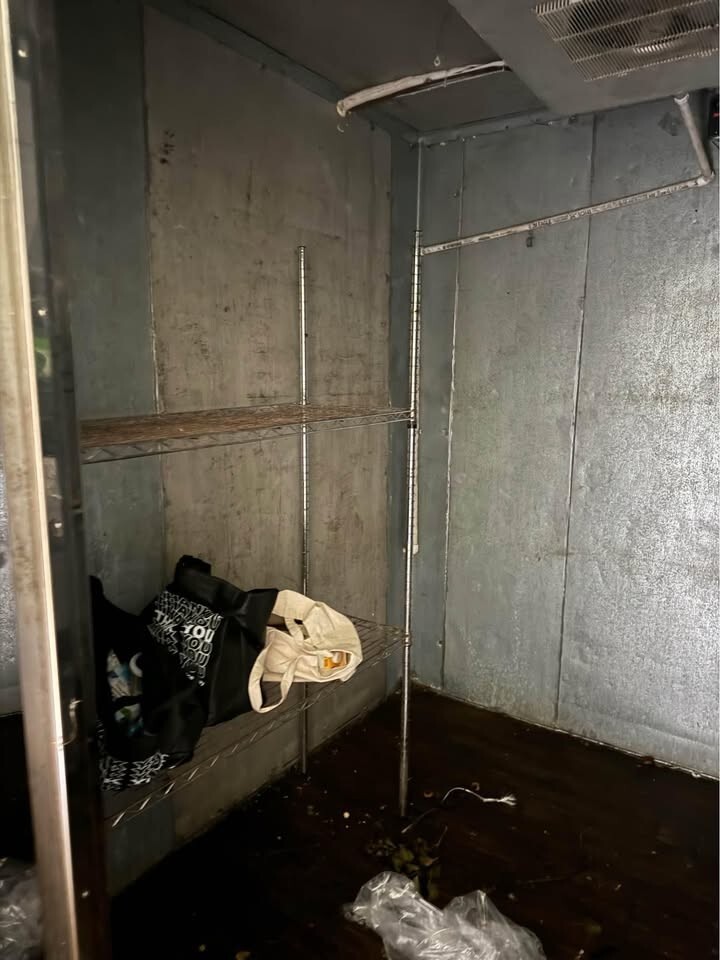 used 8ft x 8ft x8ft complete walk in cooler with compressor