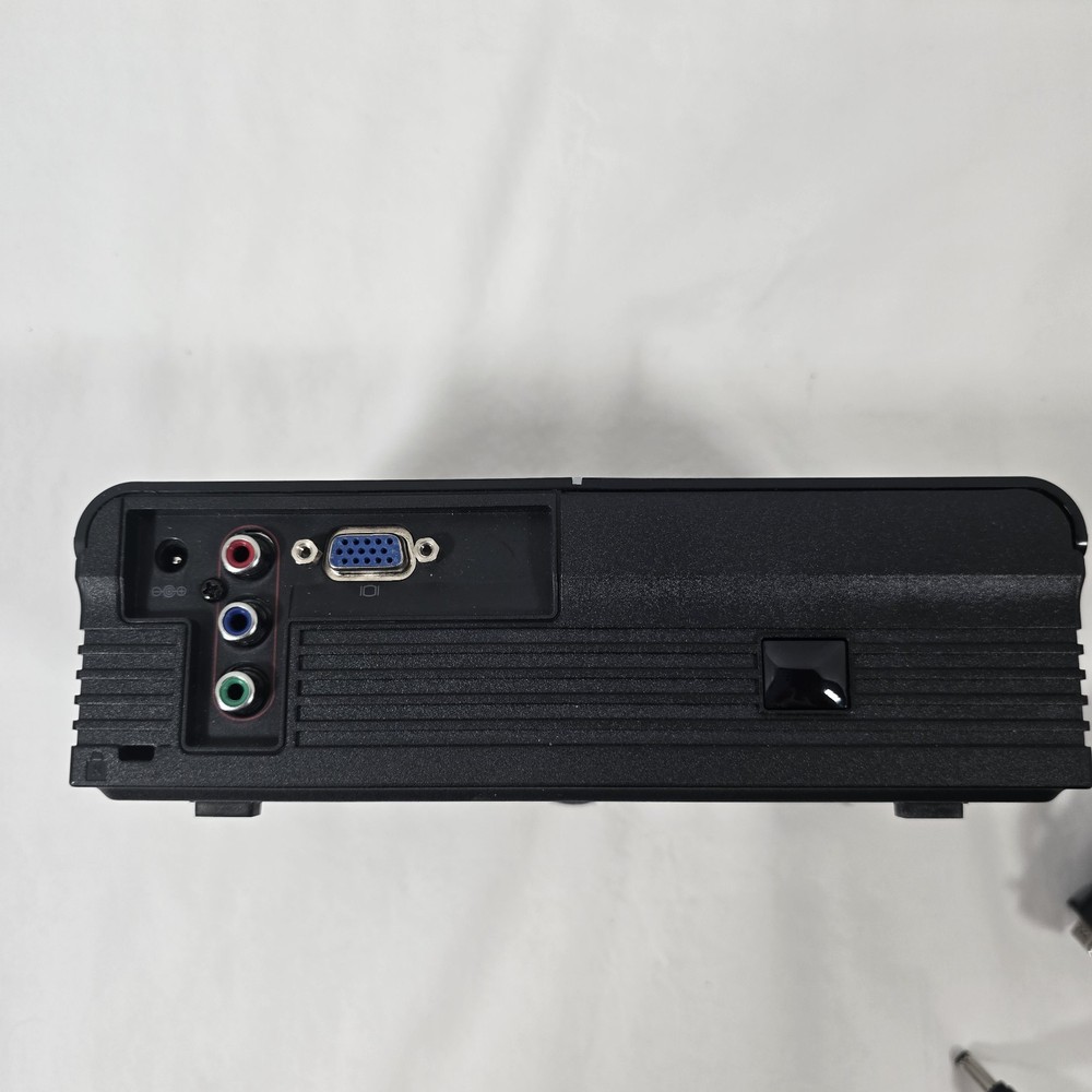 ViewSonic PJD2121 Short Throw SVGA DLP Projector With Case