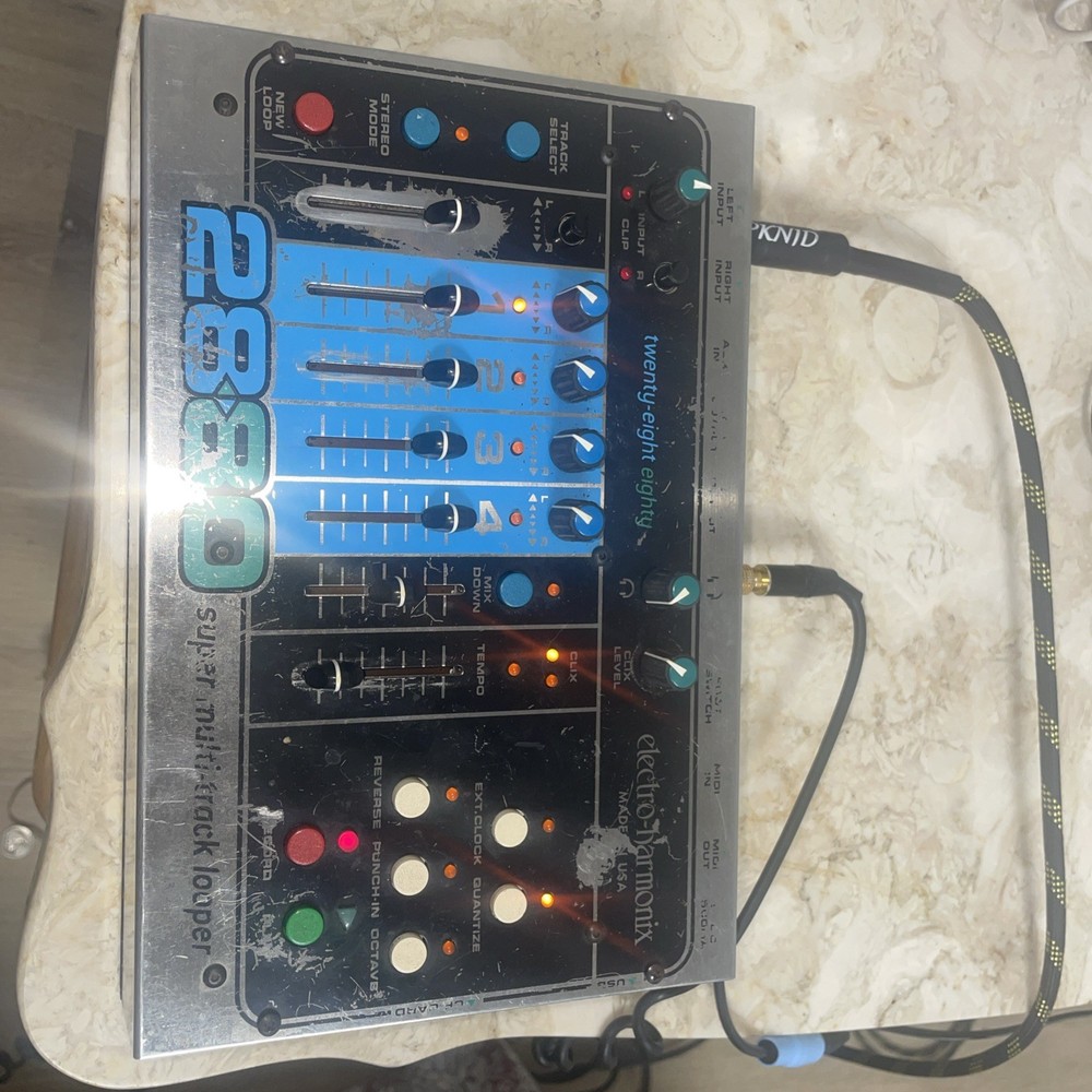 Electro-Harmonix 2880 Multi-Track Looper plus Controller