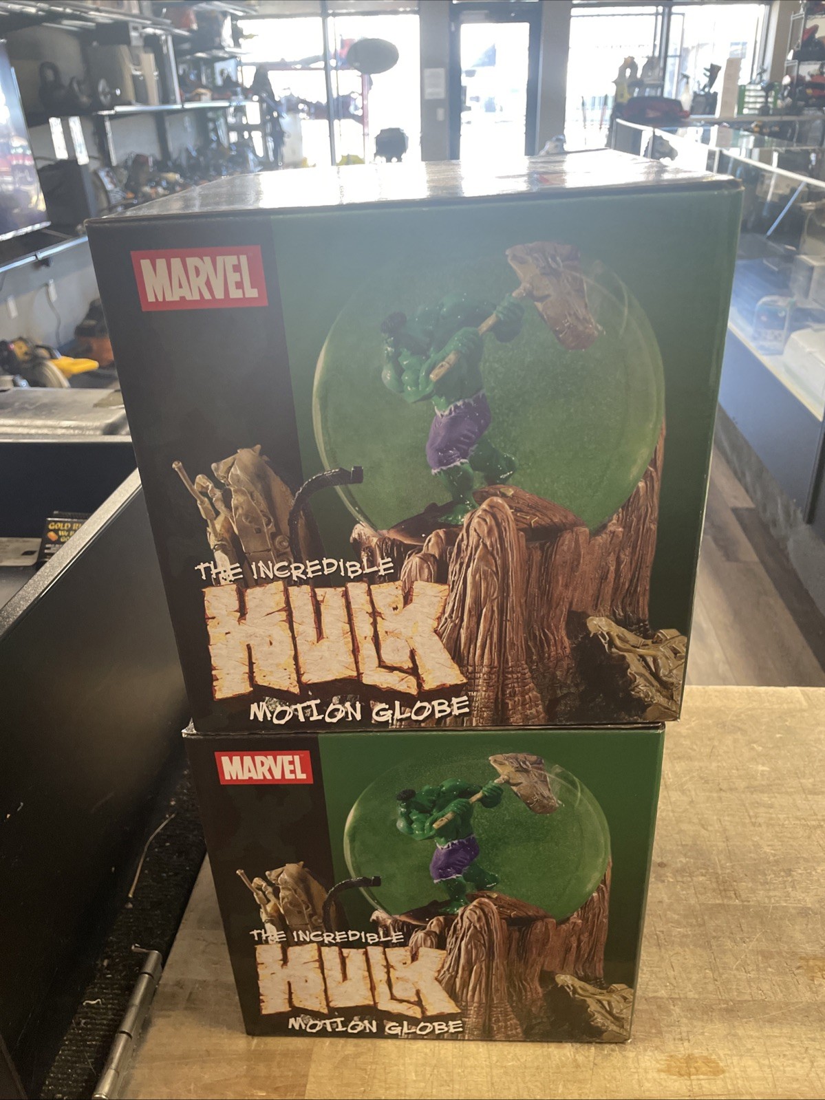 Incredible Hulk Marvel Comics Movie Motion Globe Statue New 2004 Possible Defect