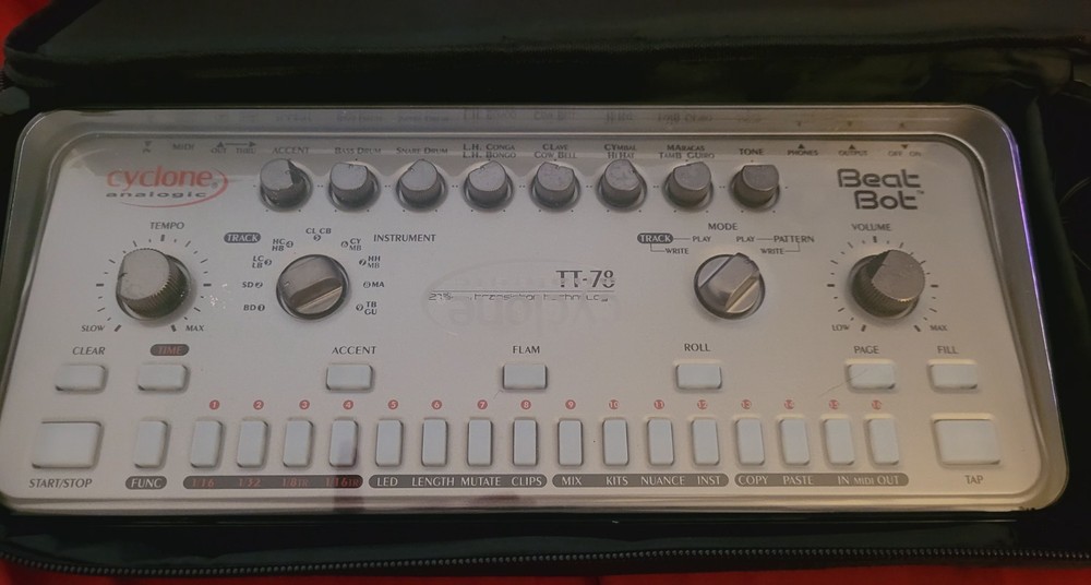 Cyclone Analogic TT-78 Beat Bot Analog Drum Machine Programmable Case Manual