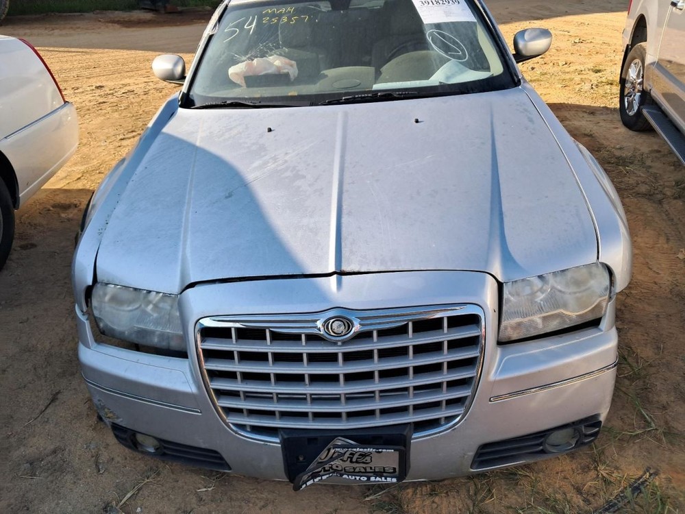 300 2007 Glove Box 4777345