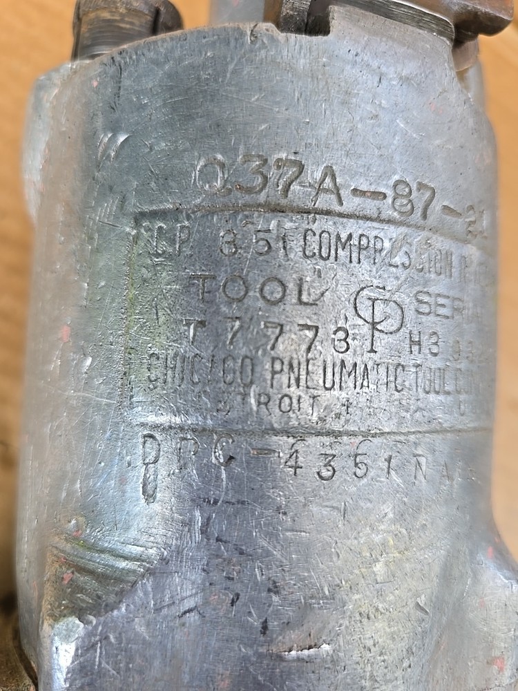 Chicago Pneumatic CP-351 Compression Riveter Squeezer Rivet Air Tool