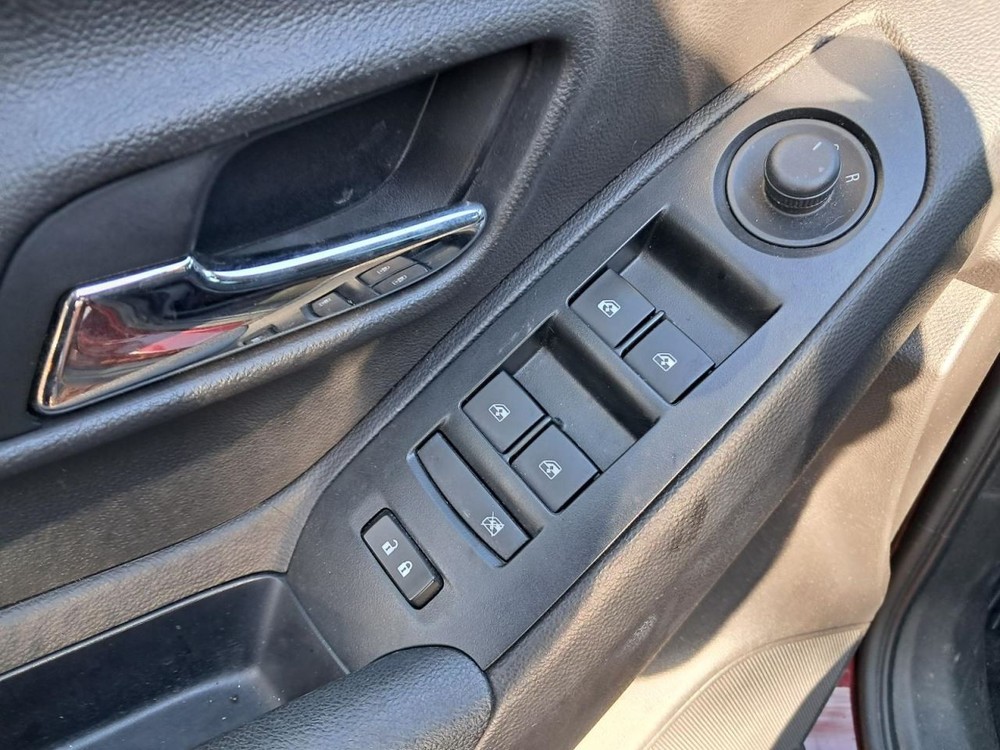 TRAX 2017 Glove Box 4860568