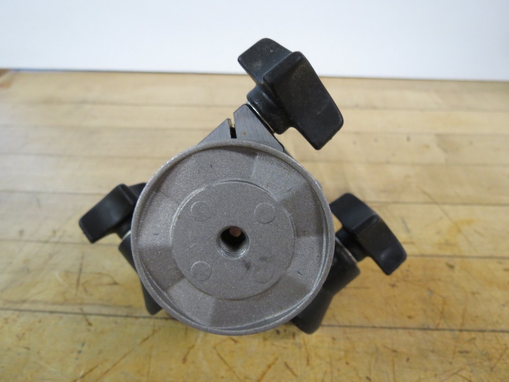BOGEN MANFROTTO #3025 THREEWAY TRIPOD HEAD