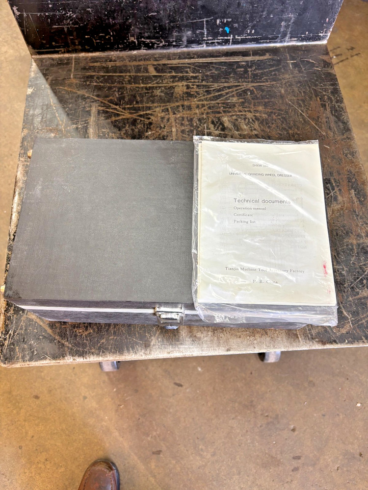 UNIVERSAL GRINDING WHEEL DRESSER