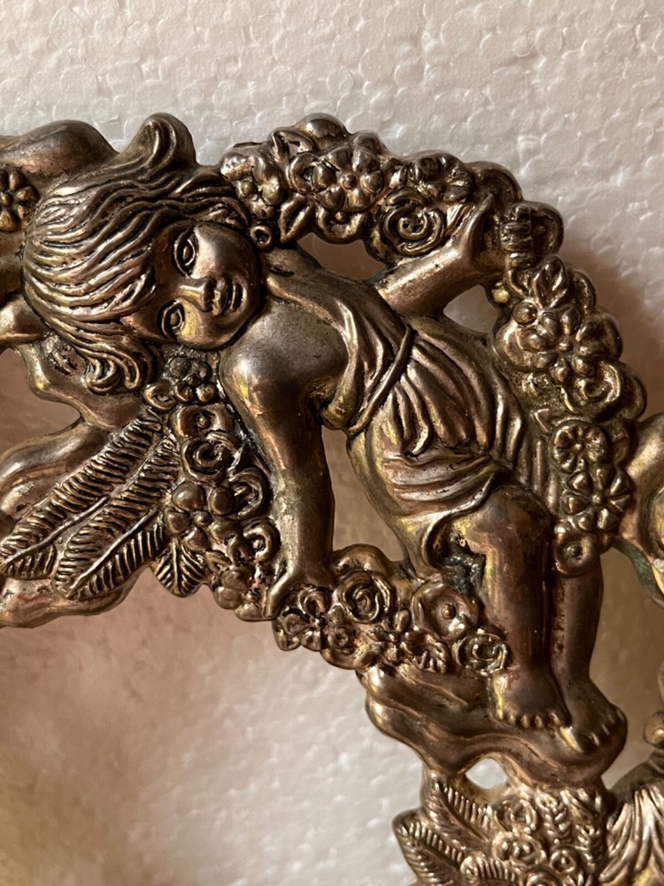 Silver Plated Wreath cherubs wall Art- Victorian style trivet angels