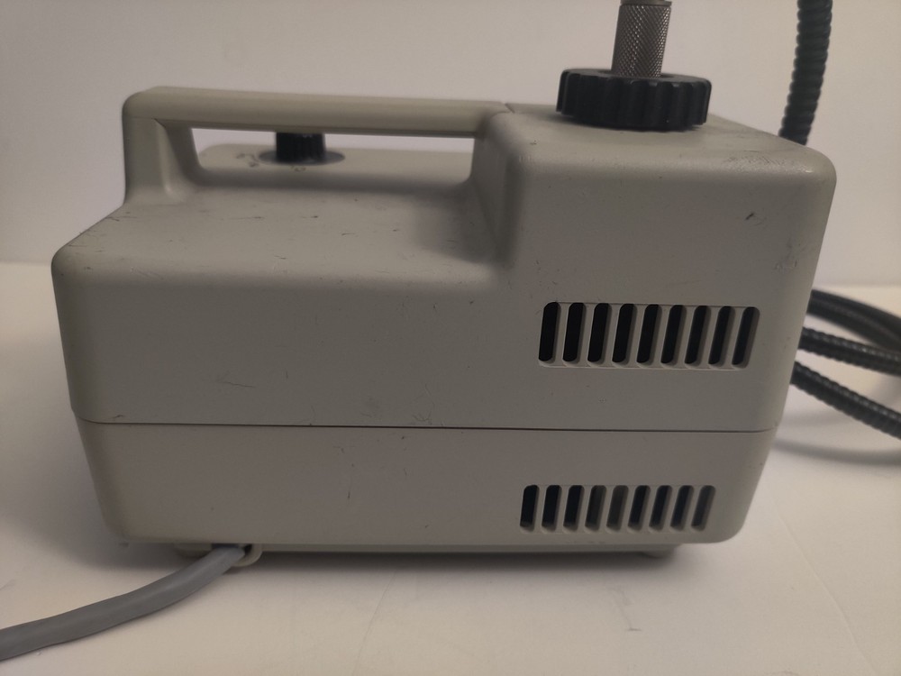 SCHOTT KL 1500 electronic Cold Light Source With Light.