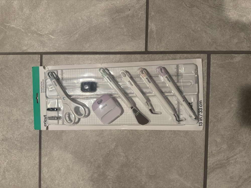 Cricut Essential Tool Set 9 pc