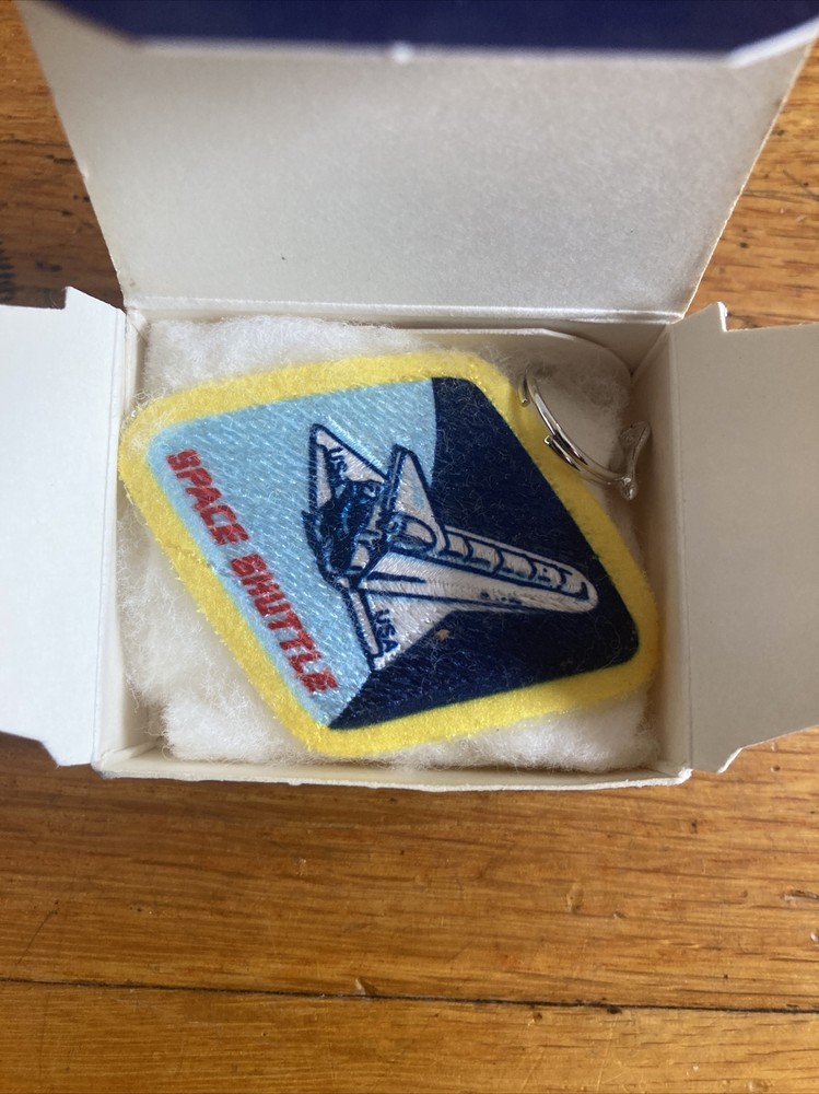 Vntg 1982 Avon NASA Space Shuttle Ring And Patch