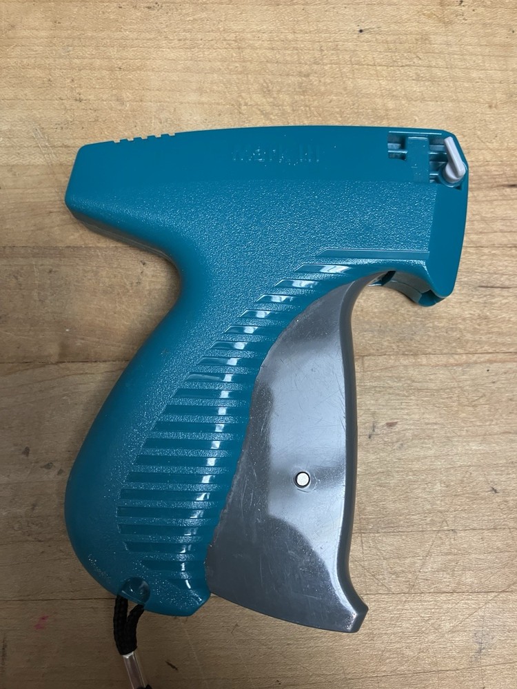 Avery Dennison Mark III Pistol Grip Tagging Tool