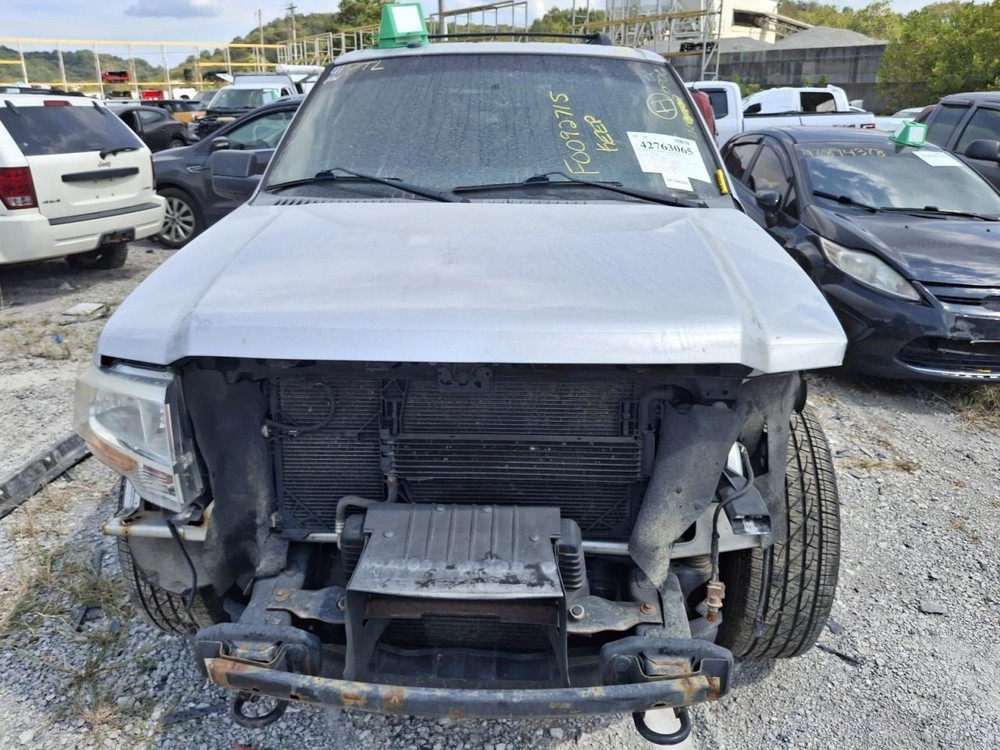 2015 Ford Expedition 8 Display Screen - Used, Reprogramming Needed, No Code