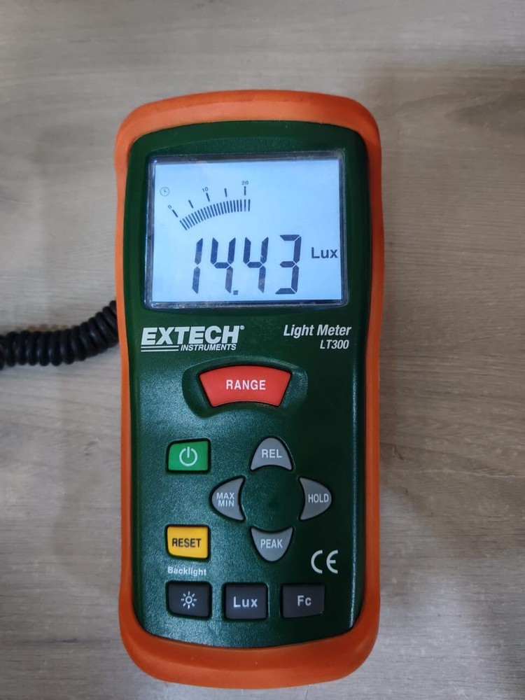 EXTECH INSTRUMENT LT300 DIGITAL LIGHT METER