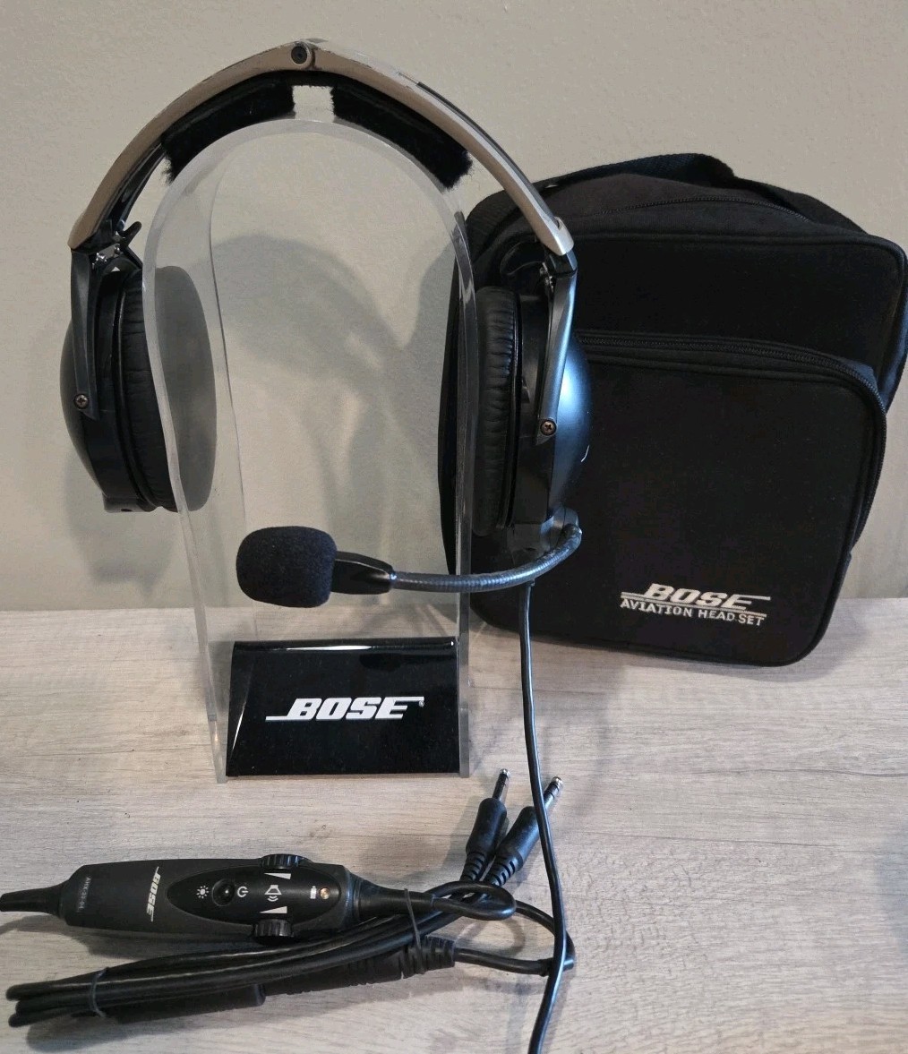 Bose X A10 Aviation Pilot Headset Dual GA Plug w/ Case & New Ear Pads Mic Muf