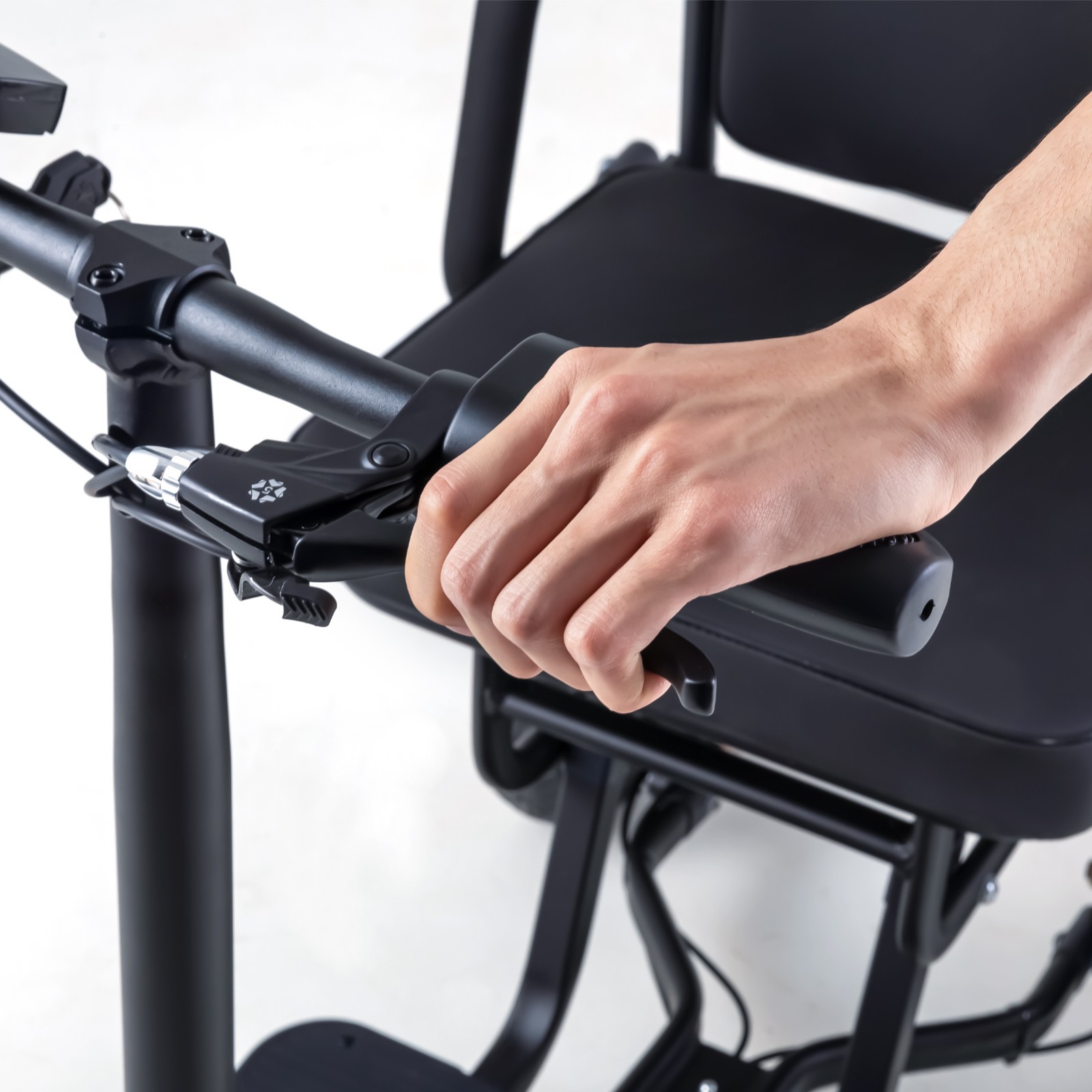 Lightweight Mobility Scooter, Cruise control, 300 W 20 Miles Range, Turn Light