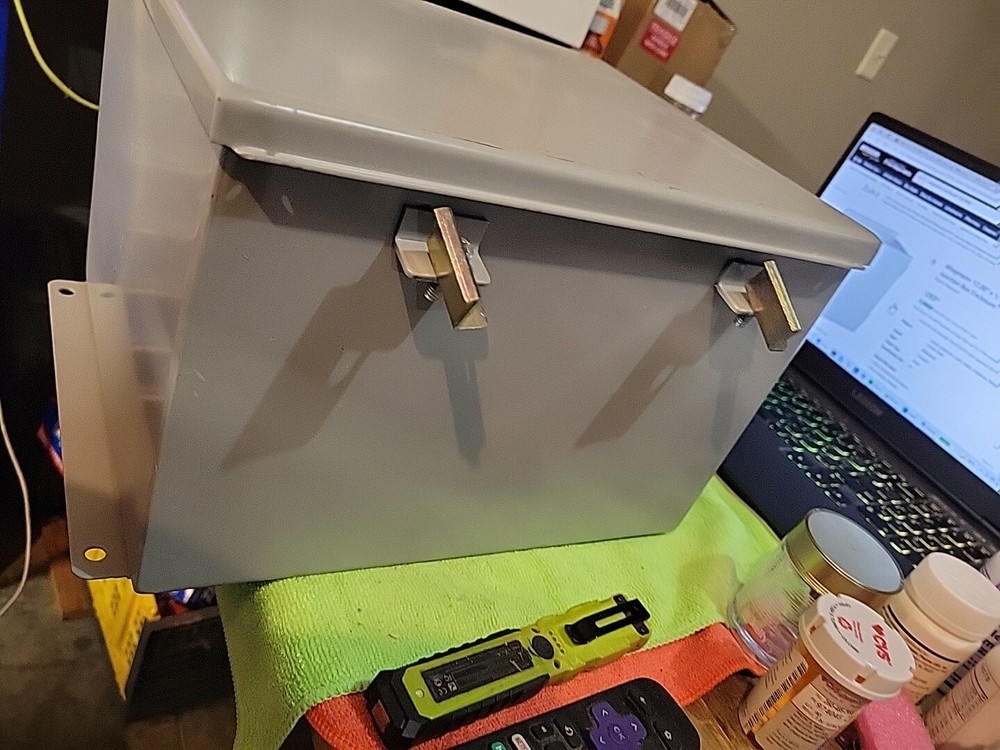 WIEGMANN CONTINUOUS HINGE JIC BOX,B121008CH,type 12&13. New A Small Scratch