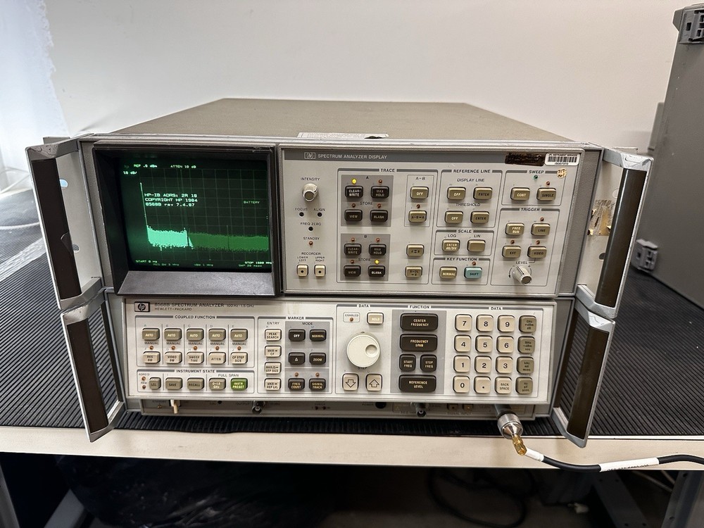 HP 8568B Spectrum Analyzer / 85662A Display Unit & Interconnect cables Read