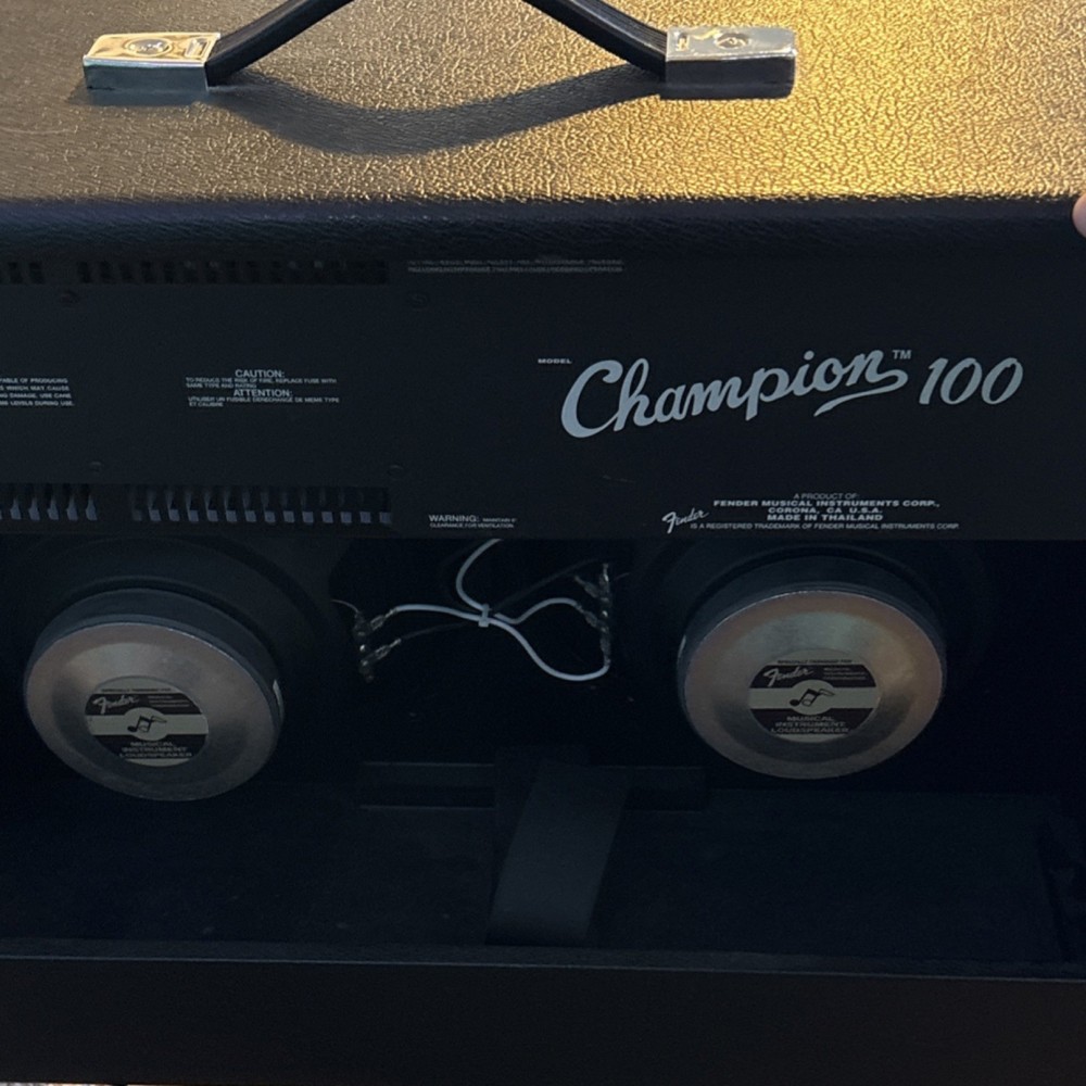 Fender Champion 100 Combo Solid State 100W Guitar Amp 2 Channels 2 Speakers
