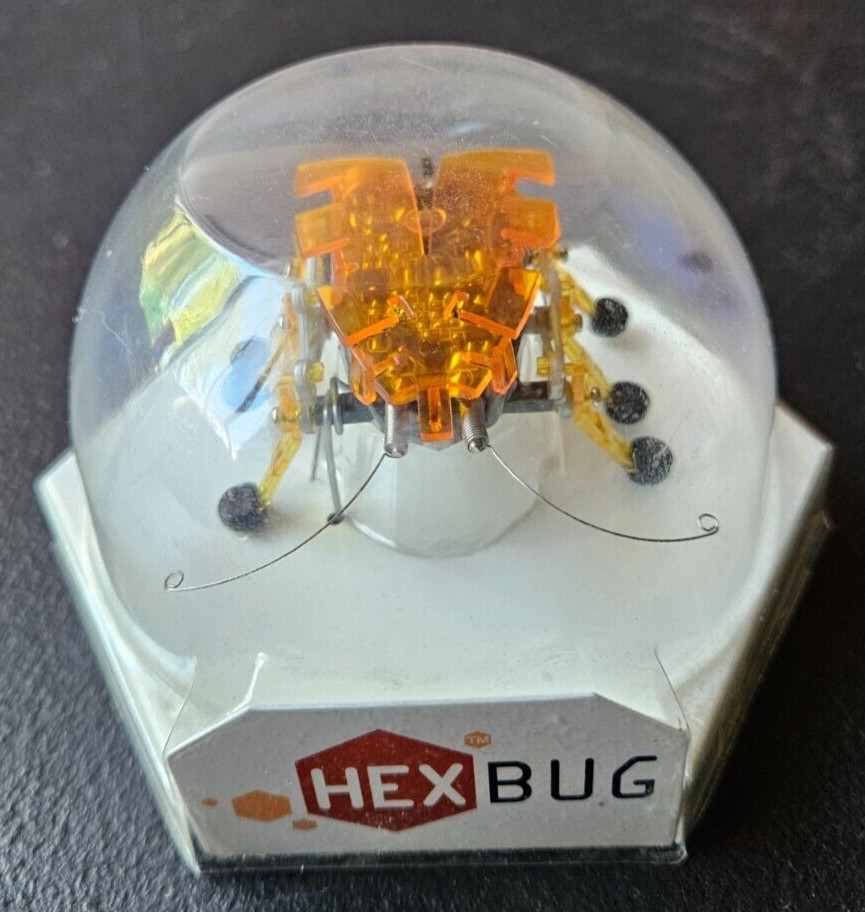 HEXBUG ALPHA. HEX BUG, MICRO ROBOTIC CREATURE. 2007 INNOVATION FIRST. RADIOSHACK
