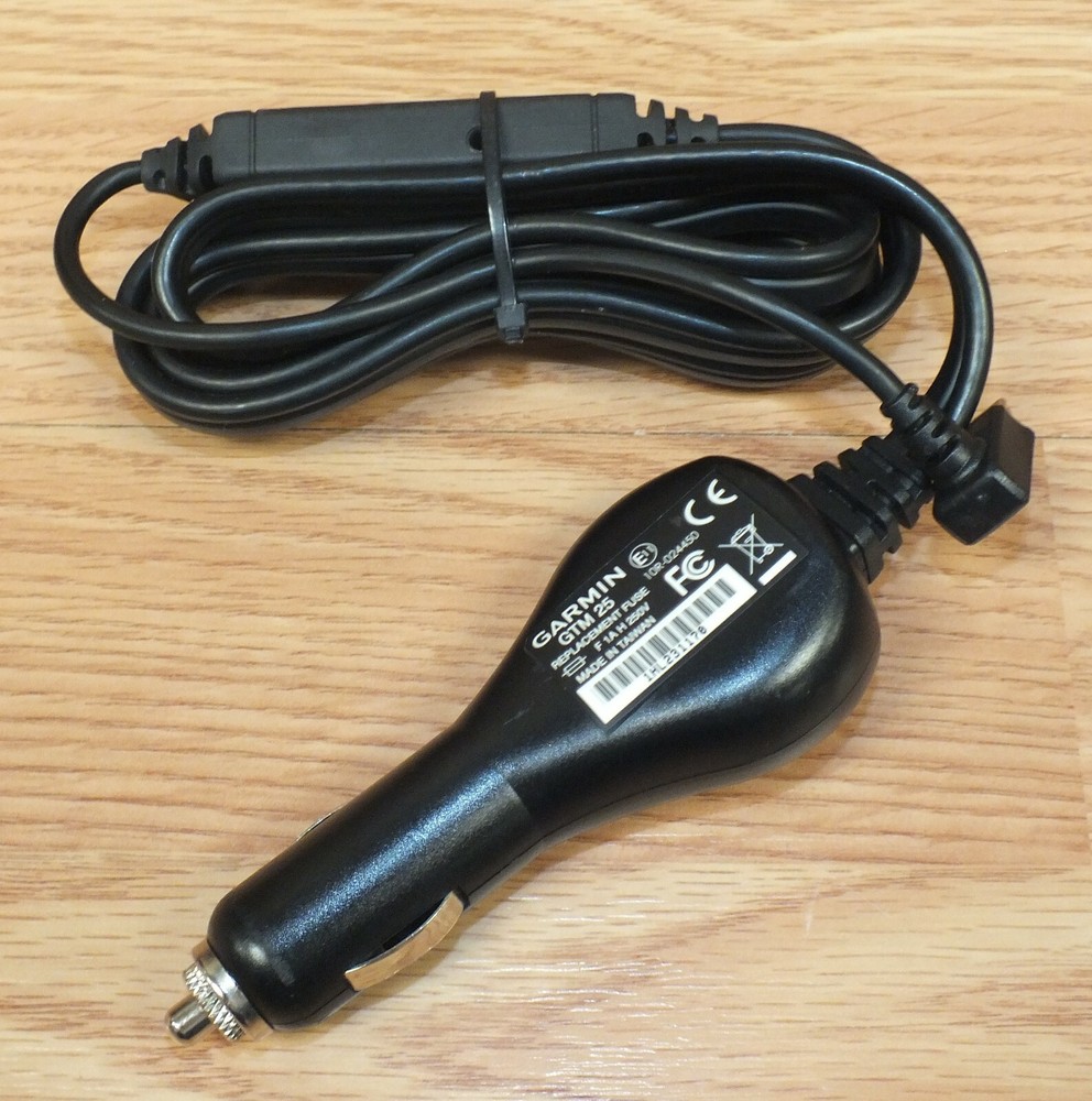 Genuine Garmin Nuvi (265) Bluetooth GPS Navigation System With Mount *Bundle*