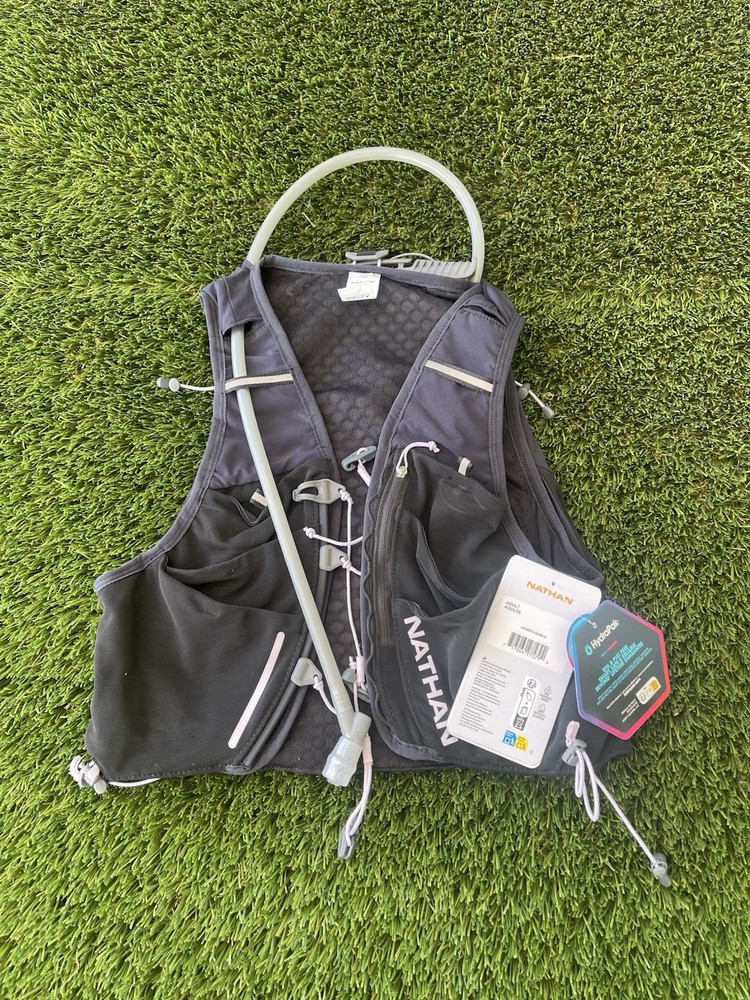 NATHAN Hydration Pack NS36070-00226-S S/P Black Gray Adjustable Reflective