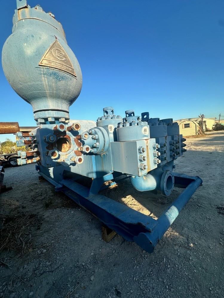 TRIPLEX 1300HP NATIONAL MUD PUMP