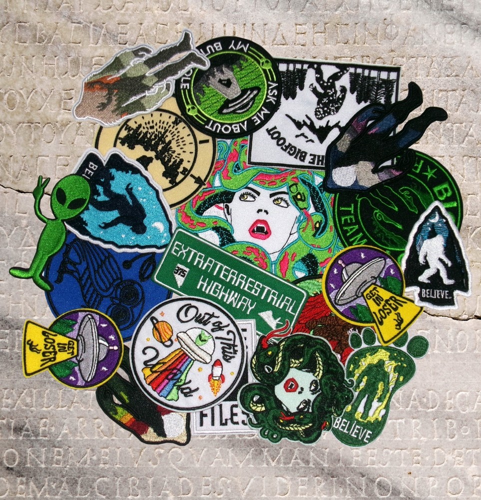 Alien Xenomorph Retro Sci-Fi Patch - Iron-On Applique For Clothes, Space Horror