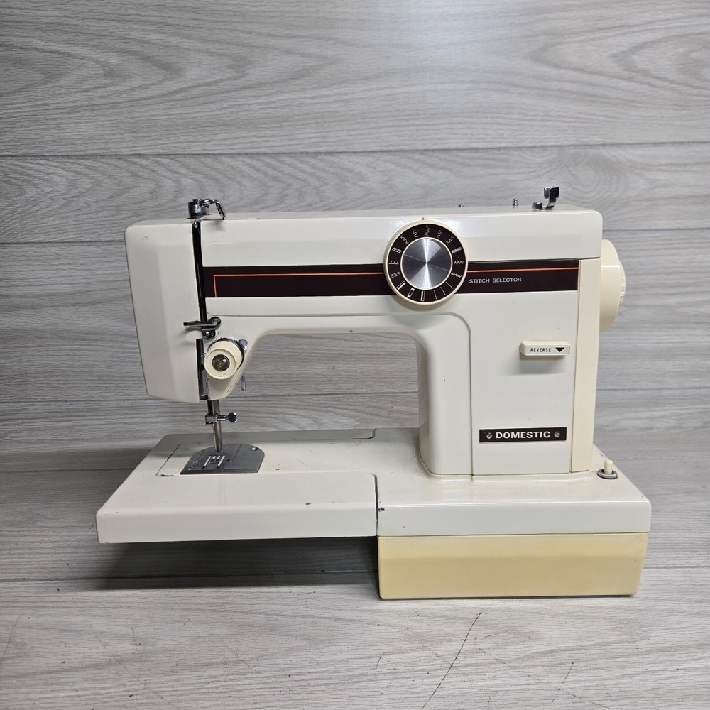 VINTAGE DOMESTIC 3900F STITCHER SEWING MACHINE *UNTESTED*