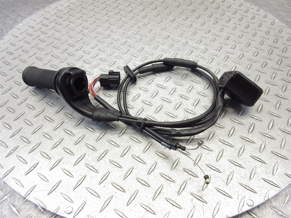 2005 03-07 Ducati 749 Biposto Right Handlebar Switch Throttle Control Cable Grip