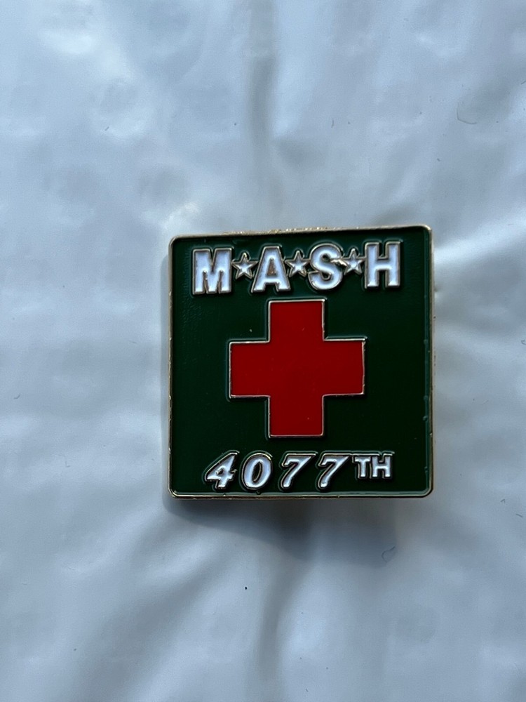 US ARMY 4077TH MASH UNIT HAT PIN MEASURES 1 INCH (EE P62552)