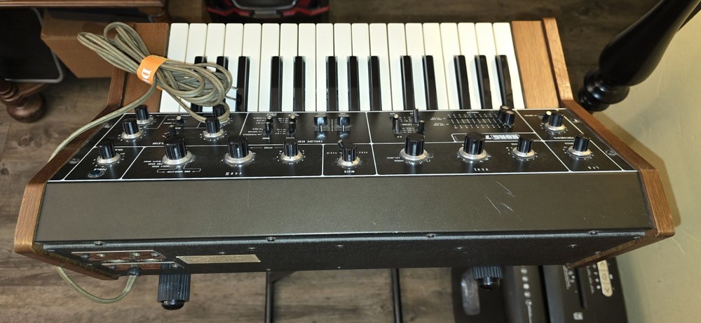 KORG 770 Synthesizer