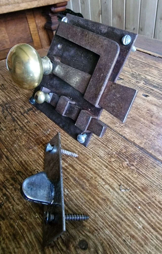 Restored Antique 18th Century Georgian Skeleton Lock, Knobs & Keep. c1760