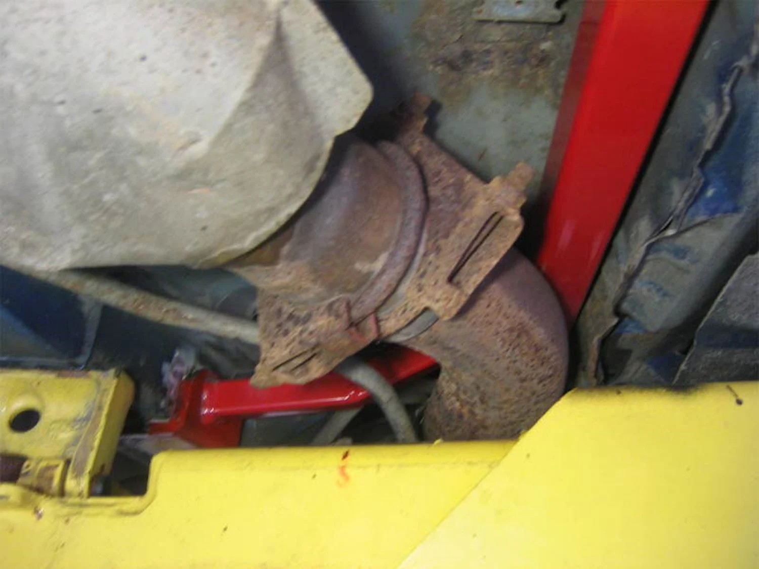 UMI Performance 2400-B 3rd Generation Boxed Subframe Connectors