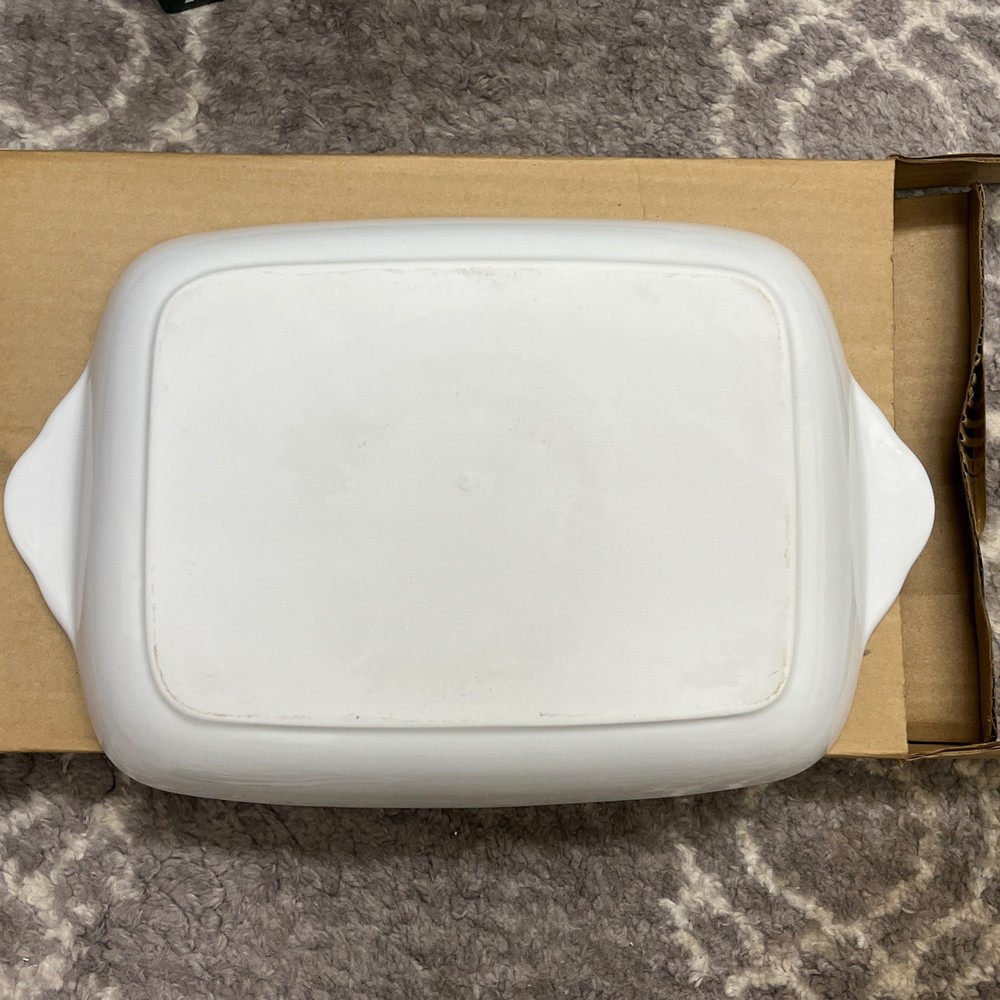 Holiday Hostess 2 Quart Baker Christmas