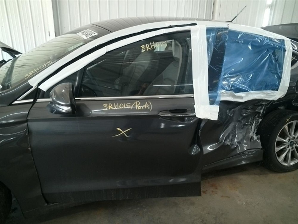 FUSION 2017 High Mounted Stop Light 104884332